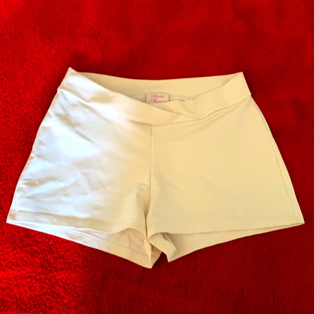 Girls basic moves shorts size small